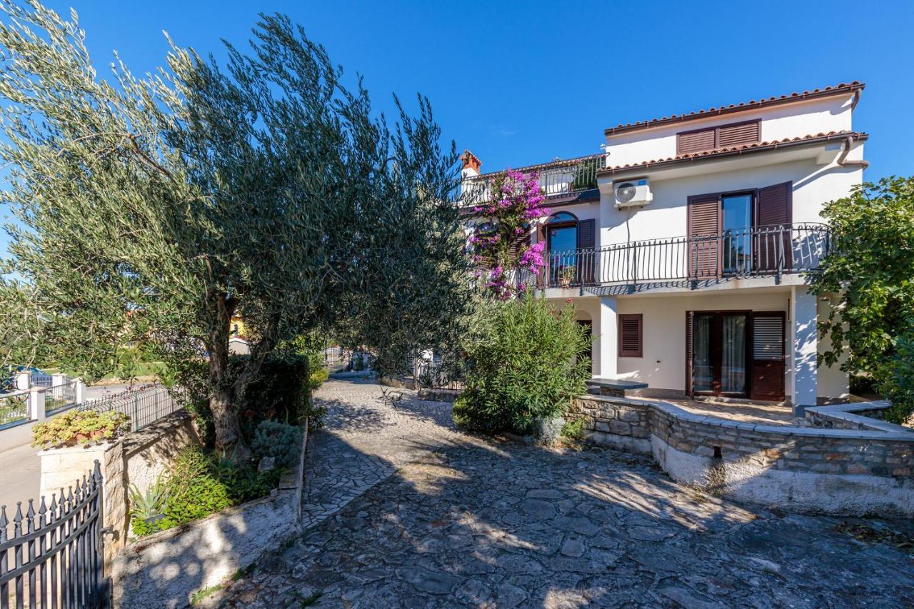 Guest House Jolanda Medulin Exterior photo
