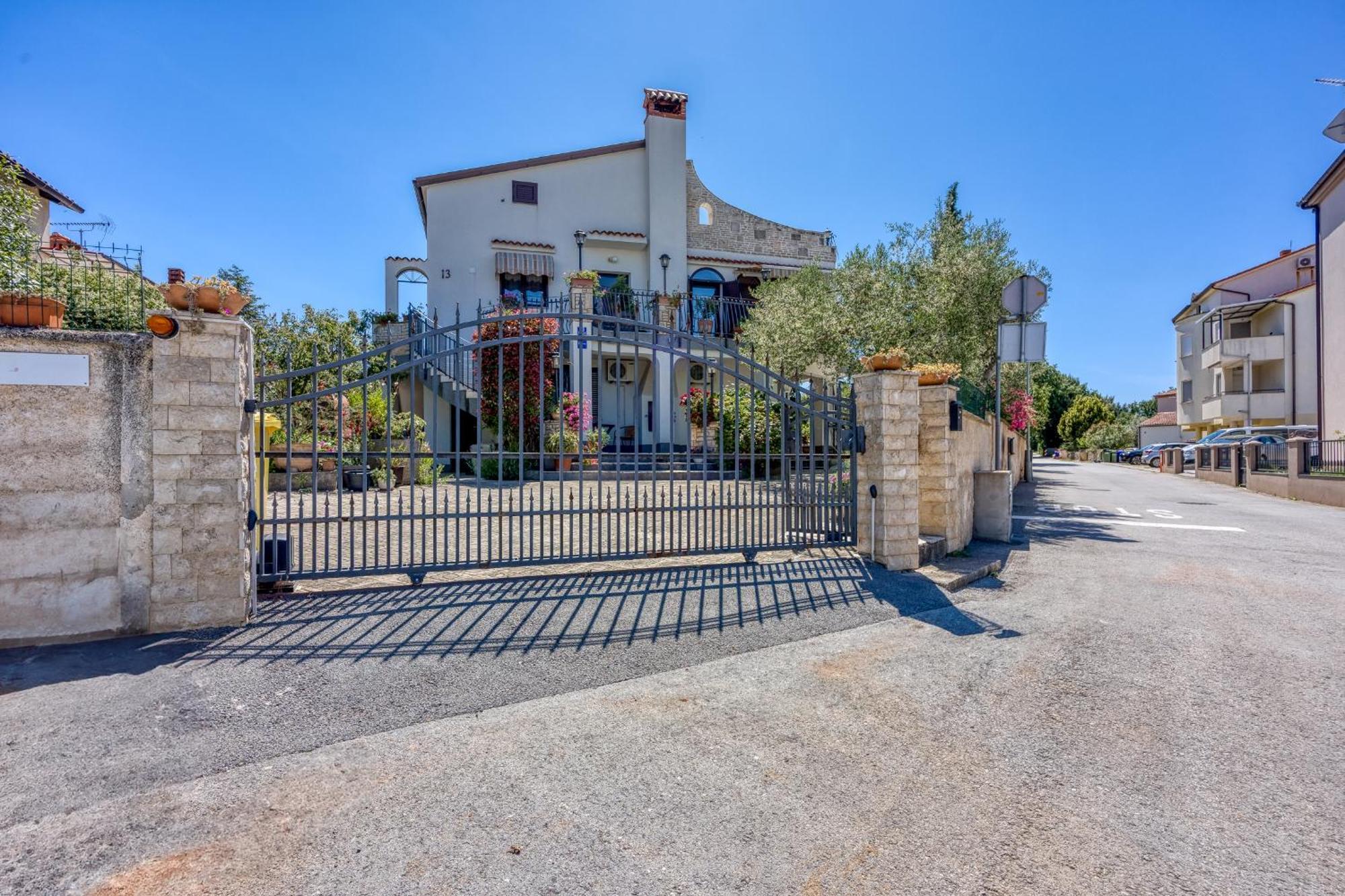 Guest House Jolanda Medulin Exterior photo
